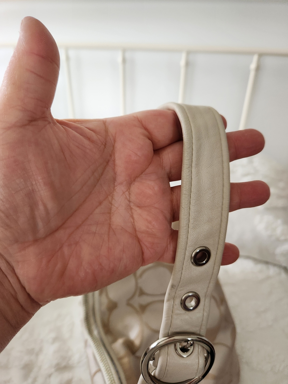 Coach Signature Canvas Hobo Bag in Beige B0968-12642 - Picture 9 of 11